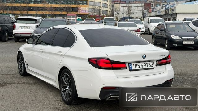 BMW 5 Series (G30)