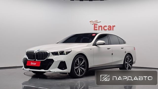 BMW 5 Series (G60)
