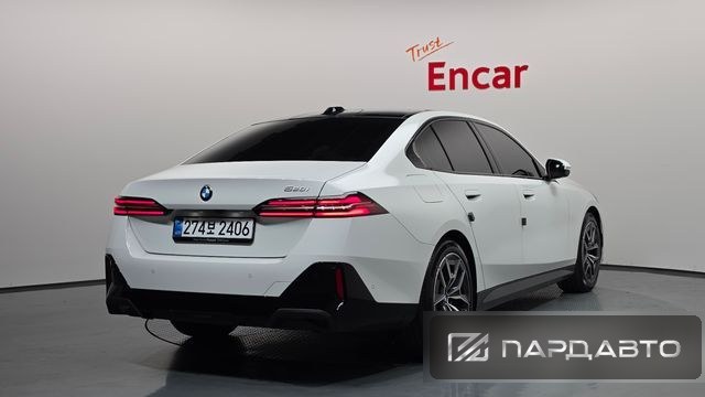 BMW 5 Series (G60)