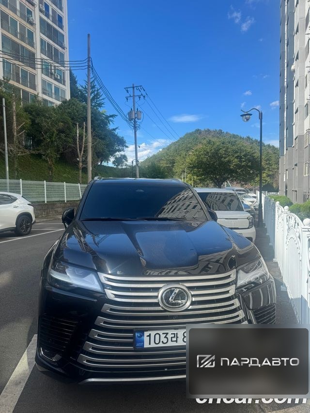 Lexus LX
