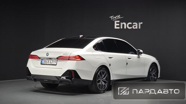 BMW 5 Series (G60)