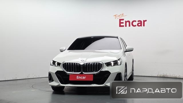 BMW 5 Series (G60)