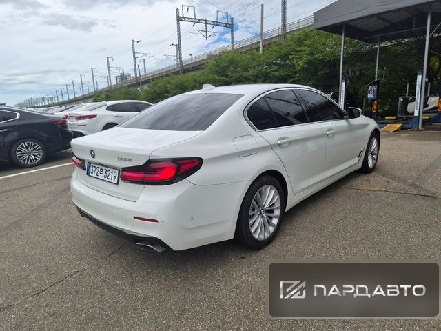 BMW 5 Series (G30)