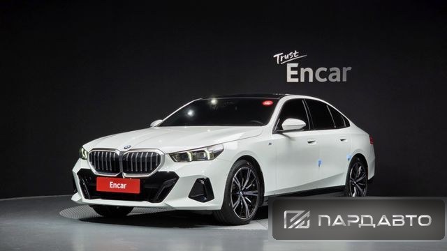 BMW 5 Series (G60)