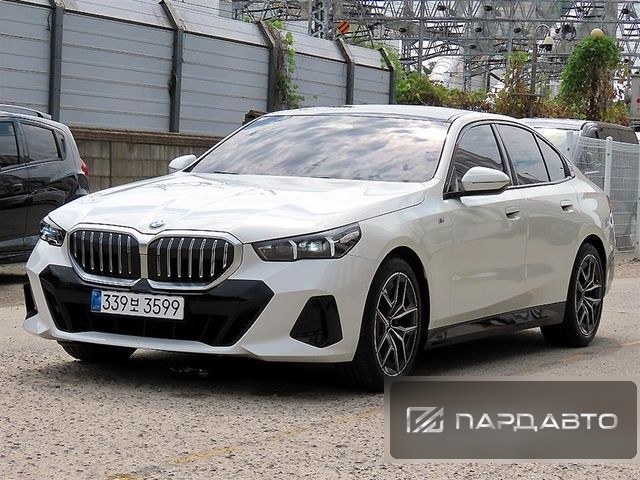 BMW 5 Series (G60)