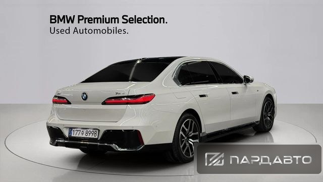 BMW 7 Series (G70)