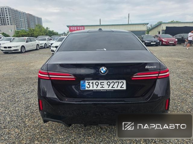 BMW 5 Series (G60)
