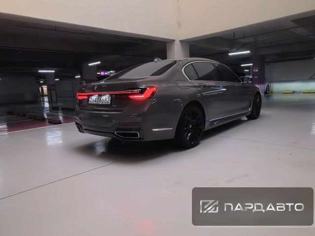 BMW 7 Series (G11)