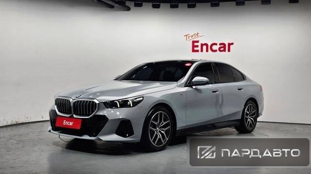 BMW 5 Series (G60)