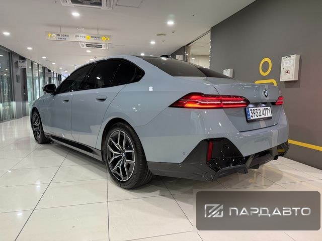 BMW 5 Series (G60)