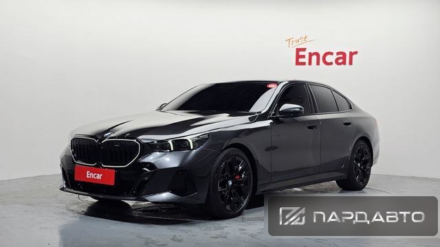 BMW 5 Series (G60)