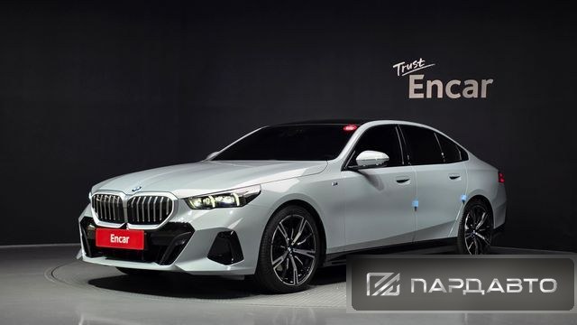 BMW 5 Series (G60)