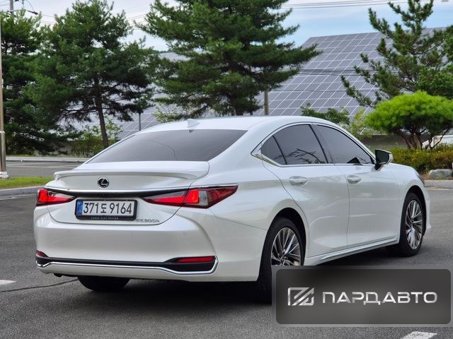 Lexus ES300h