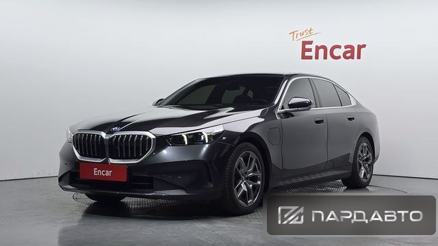 BMW 5 Series (G60)
