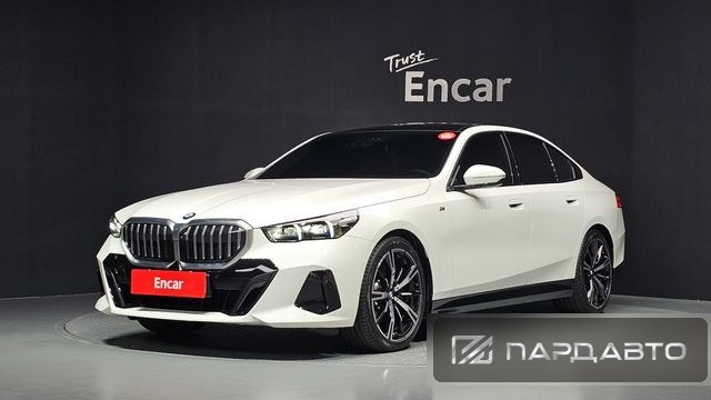 BMW 5 Series (G60)
