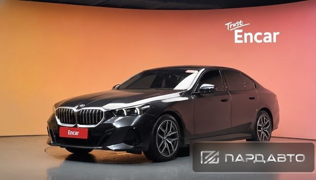 BMW 5 Series (G60)