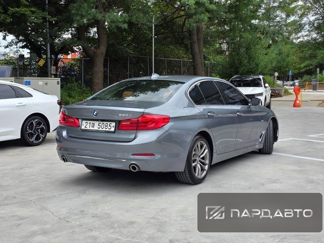 BMW 5 Series (G30)