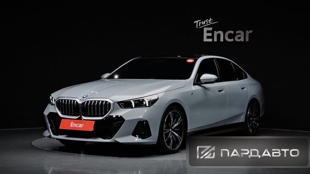 BMW 5 Series (G60)