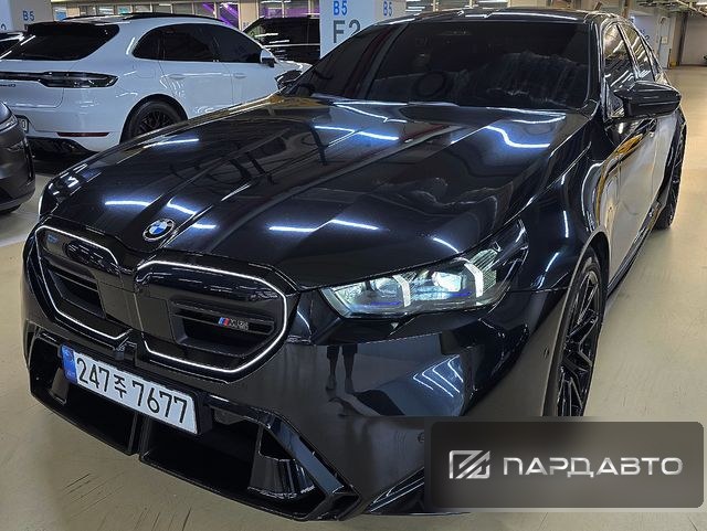 BMW M5 (G90)