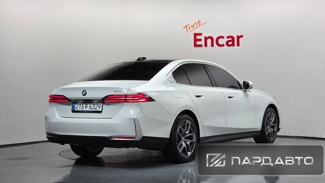 BMW 5 Series (G60)