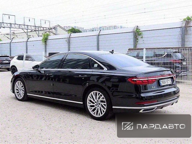Audi A8 (D5)