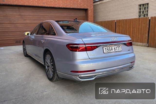 Audi A8 (D5)