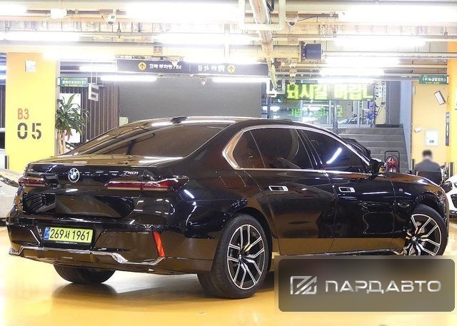 BMW 7 Series (G70)