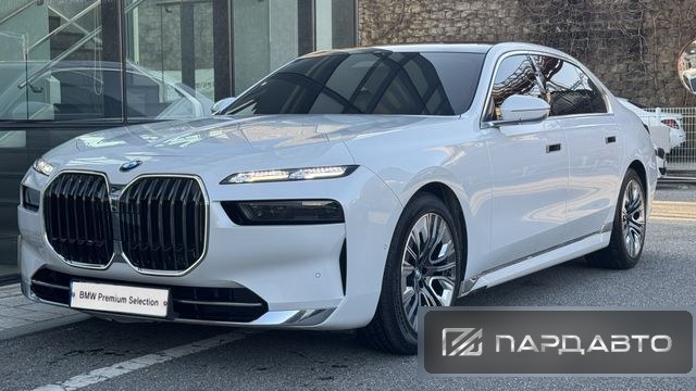 BMW 7 Series (G70)