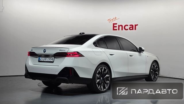 BMW 5 Series (G60)