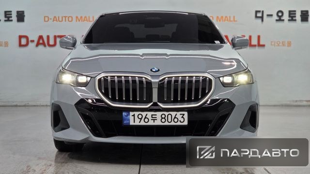 BMW 5 Series (G60)