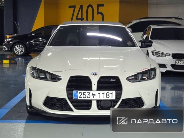 BMW M4 (G82)