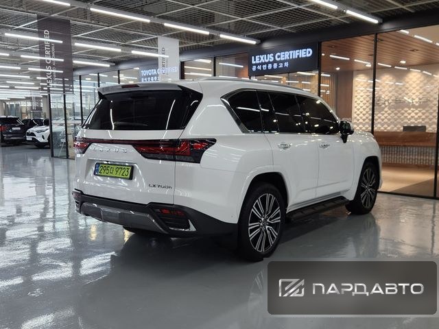 Lexus LX