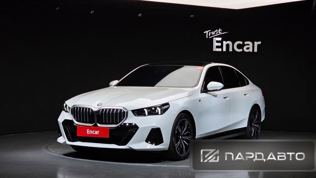 BMW 5 Series (G60)