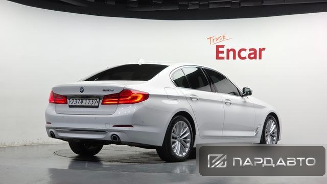 BMW 5 Series (G30)