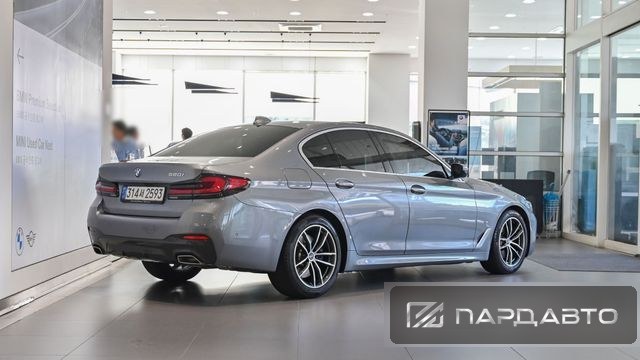 BMW 5 Series (G30)