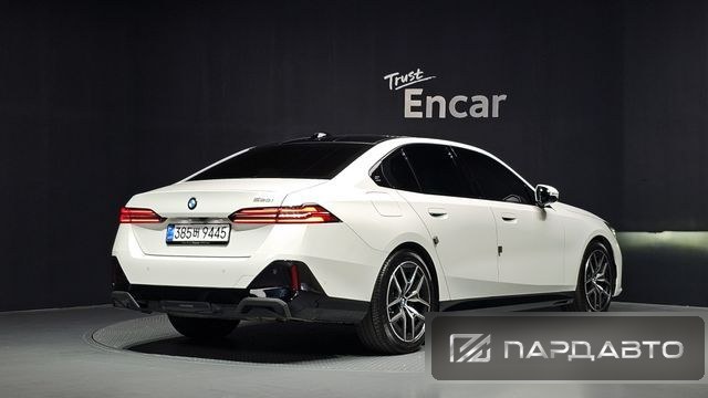 BMW 5 Series (G60)