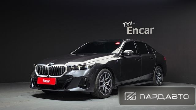 BMW 5 Series (G60)
