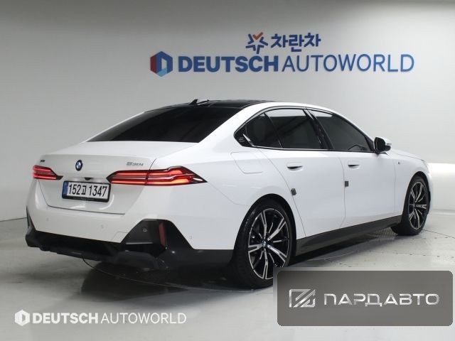 BMW 5 Series (G60)