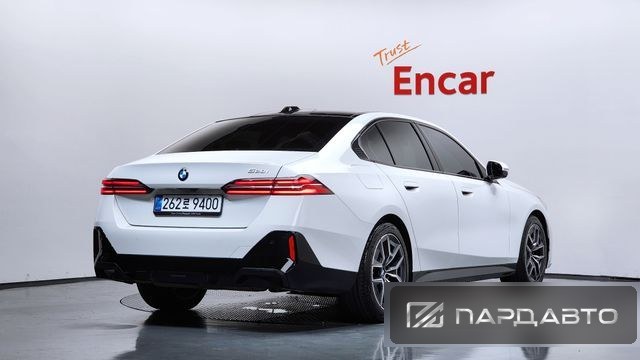 BMW 5 Series (G60)