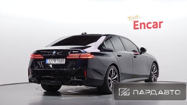 BMW 5 Series (G60)