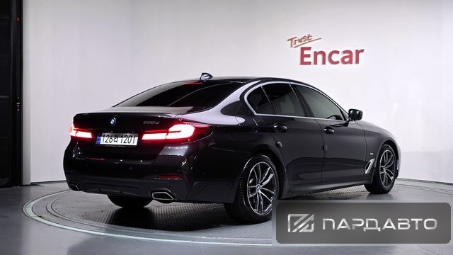 BMW 5 Series (G30)