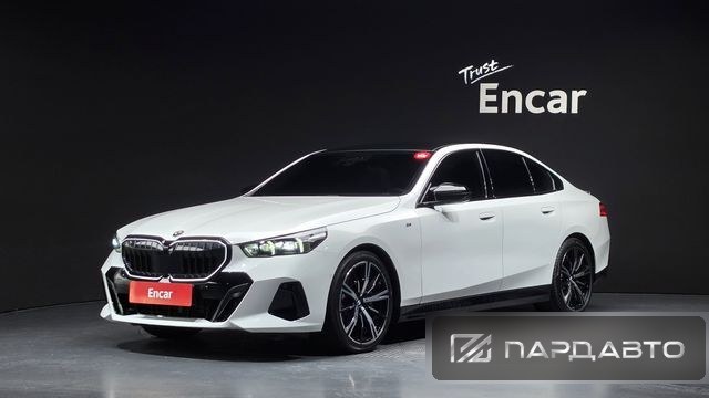 BMW 5 Series (G60)