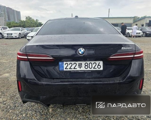 BMW 5 Series (G60)