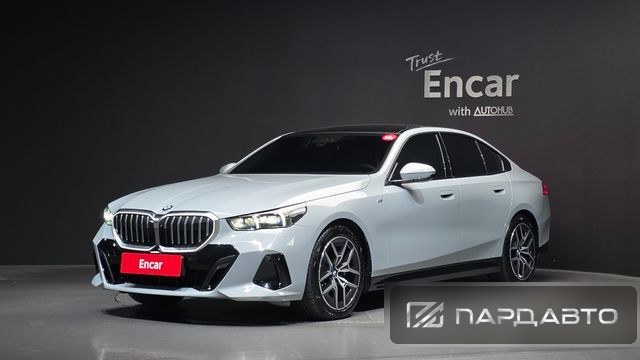 BMW 5 Series (G60)