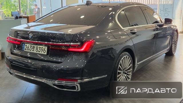 BMW 7 Series (G11)
