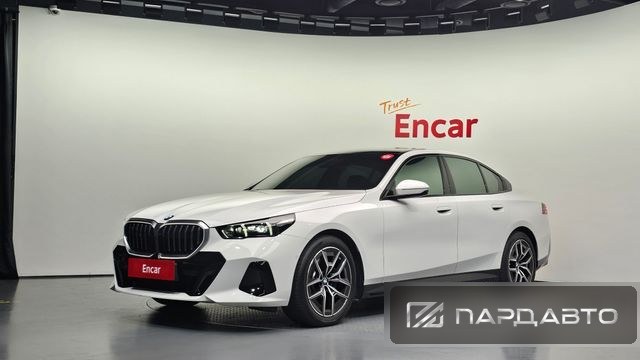 BMW 5 Series (G60)