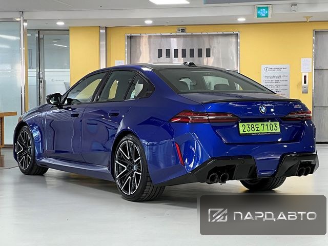 BMW M5 (G90)