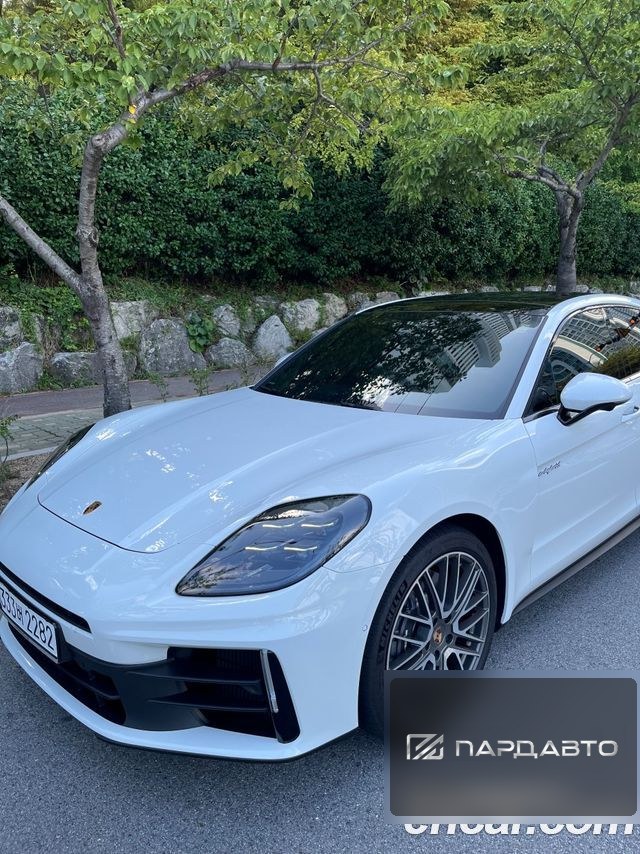 Porsche Panamera (976)