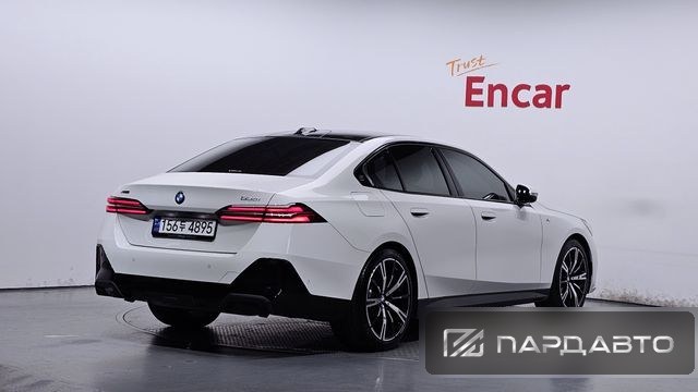 BMW 5 Series (G60)