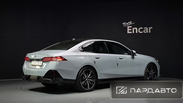 BMW 5 Series (G60)